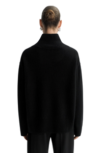Boyfriend Turtleneck Sweater in Black